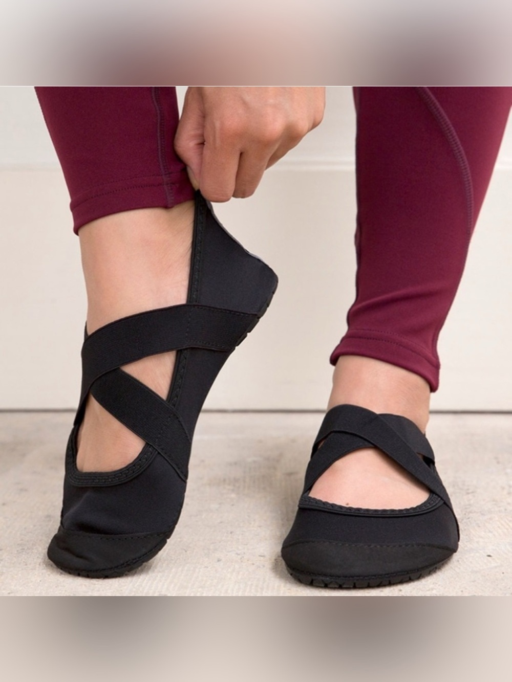 NWT Fit Kicks Crossovers Women's Black Slip-On Shoe SZ XL 10-11